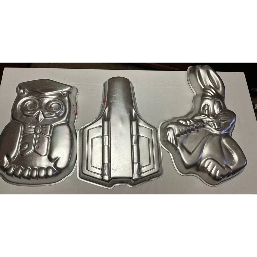 Lot of 10 vintage character cake pans, all new, see below for details, rare find